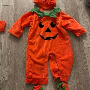 Pumpkin Halloween costumes.